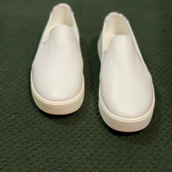 Cole Hann Slip Ons NEW - Picture 2 of 5